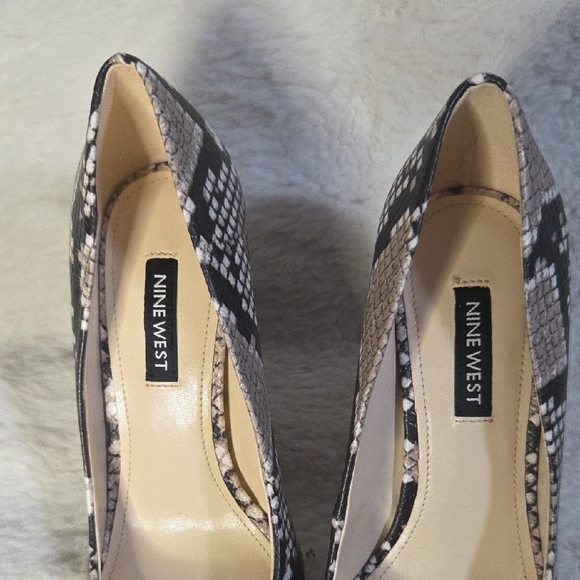 Nine West Black and Cream Snakeskin Heels - Picture 4 of 4